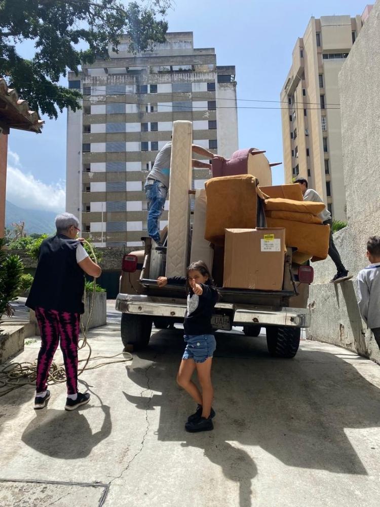 Objetos são vendidos, doados ou enviados para o exterior aos seus respectivos donos