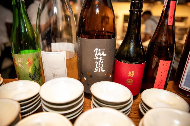 Variedade de saquês na harmonização com Maen Sake Pairing e Beverino