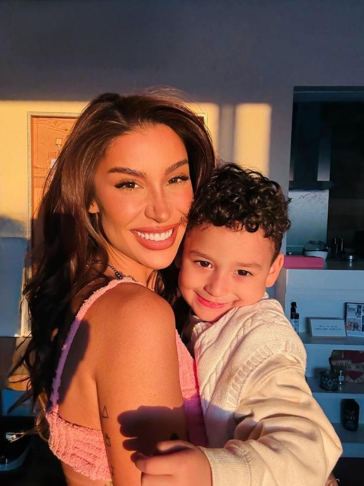 Bianca e seu filho Cris, de 4 anos Bianca e seu filho Cris, de 4 anos