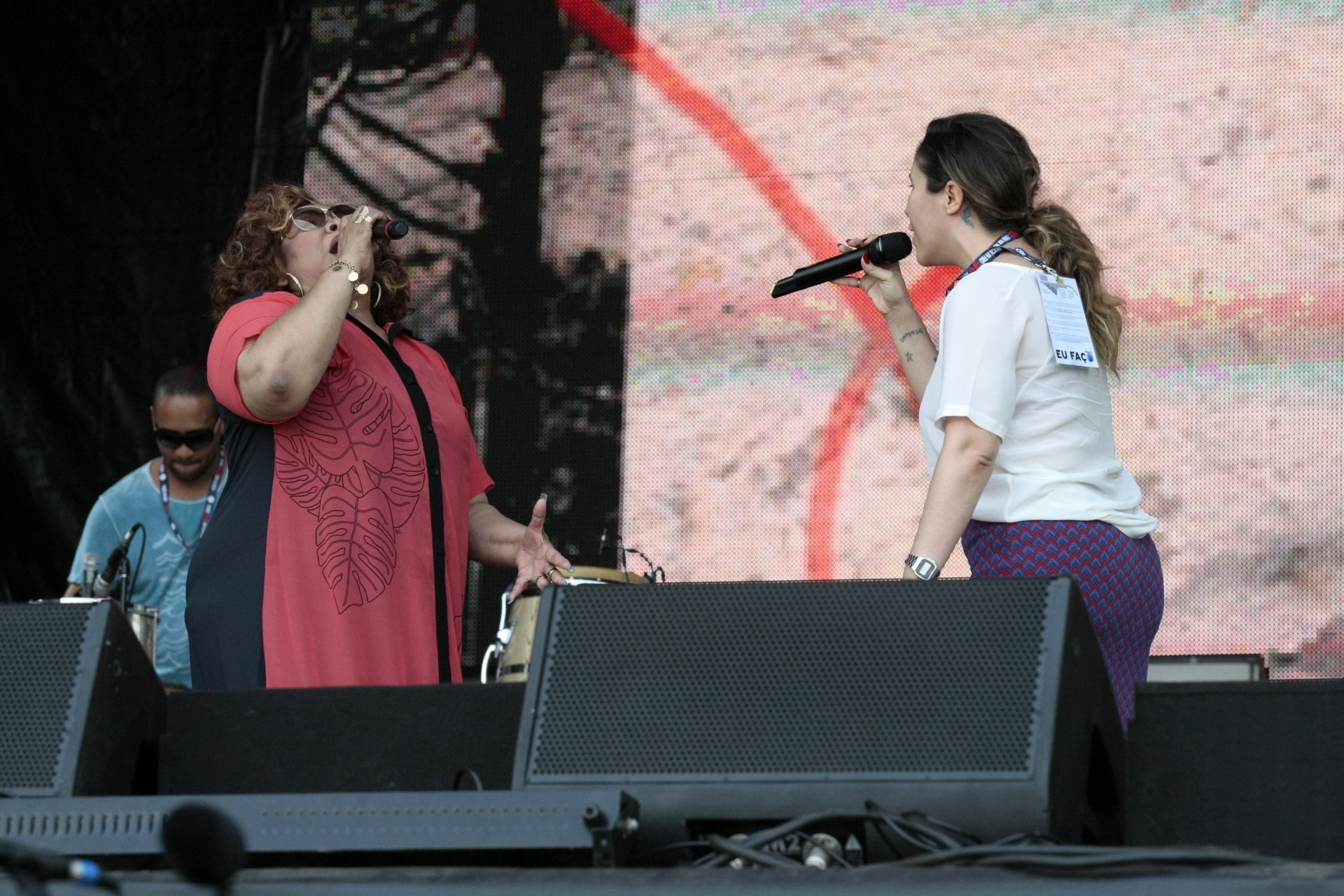 27.set.2015 - Alcione e Maria Rita passam o som no palco Sunset, onde apresentarão show em homenagem aos 450 anos da cidade do Rio de Janeiro, no último dia do Rock in Rio 2015. - Johnson Parraguez/Foto Rio News