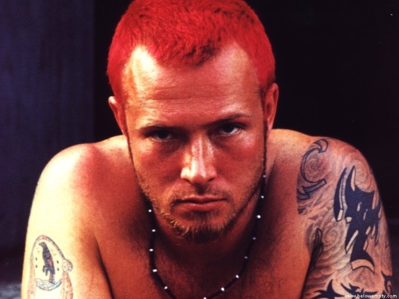 Scott Weiland nasceu no dia 27 de outubro de 1967 em Santa Cruz, na Califórnia, e fundou com os irmãos DeLeo e Eric Kretz no final dos anos 1980 o grupo Mighty Joe Young, que depois daria lugar ao Stone Temple Pilots - Divulgação