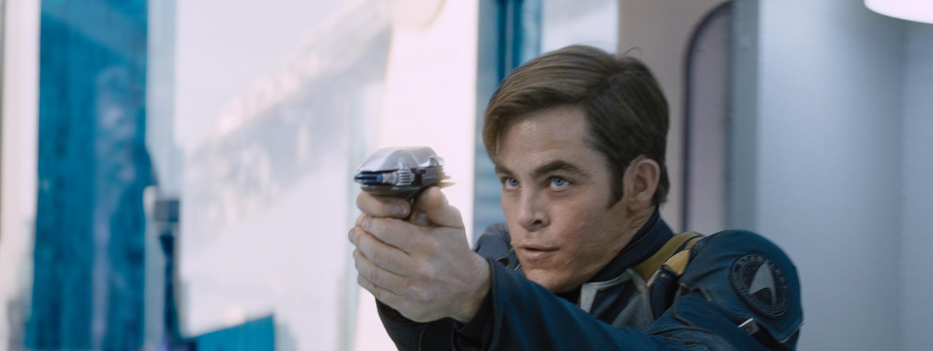 Chris Pine é Kirk em "Star Trek: Sem Fronteiras", que estreia no Brasil no dia 1º de setembro de 2016, ano que marca os 50 anos da série. A franquia estreou como série de TV em 1966 e virou filme em 1979 - Stephen Windon/Divulgação