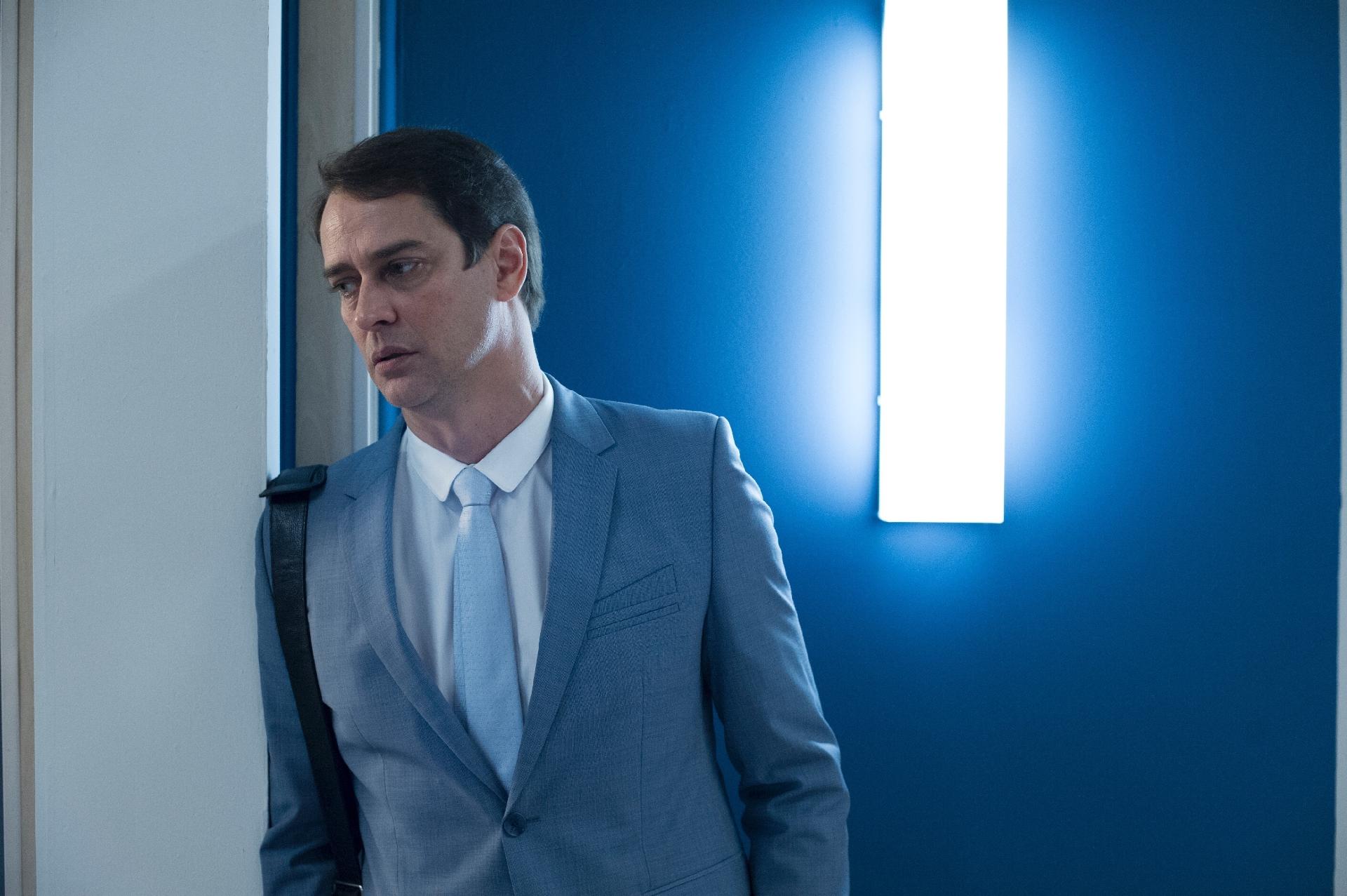 A novela "Amor à Vida" (2013) certamente foi esquecida por Marcello Antony, que interpretou Eron. Ele criticou o núcleo gay e seu personagem: "Vejo uma trama mais preocupada com a comédia em vez de mostrar gays que têm família. Eu sofro para dizer aquele texto". O autor, Walcyr Carrasco, rebateu: "É óbvio que um ator diz textos que nunca diria, caso contrário só representaria a ele mesmo" - Estevam Avellar/TV Globo