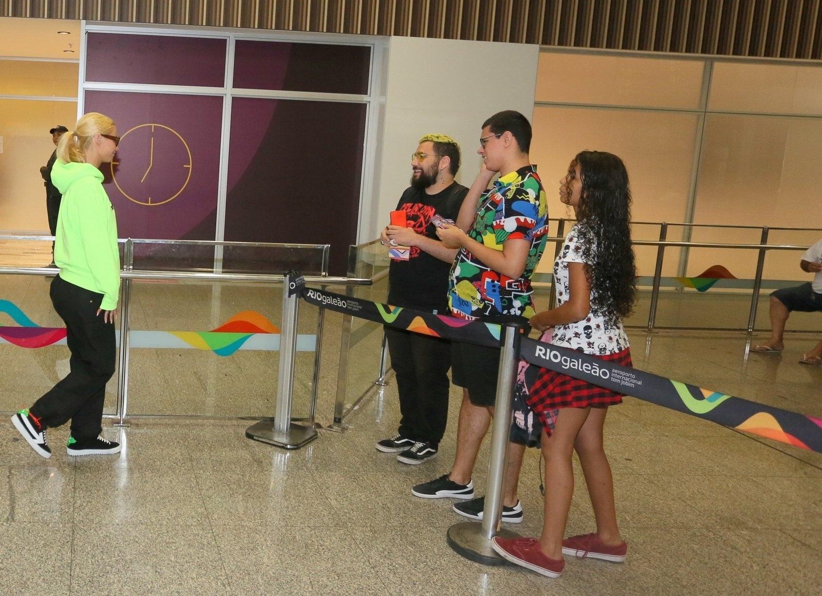 A cantora Iggy Azalea desembarcou nesta quinta-feira (27) no Aeroporto Internacional do Rio de Janeiro - Ag News