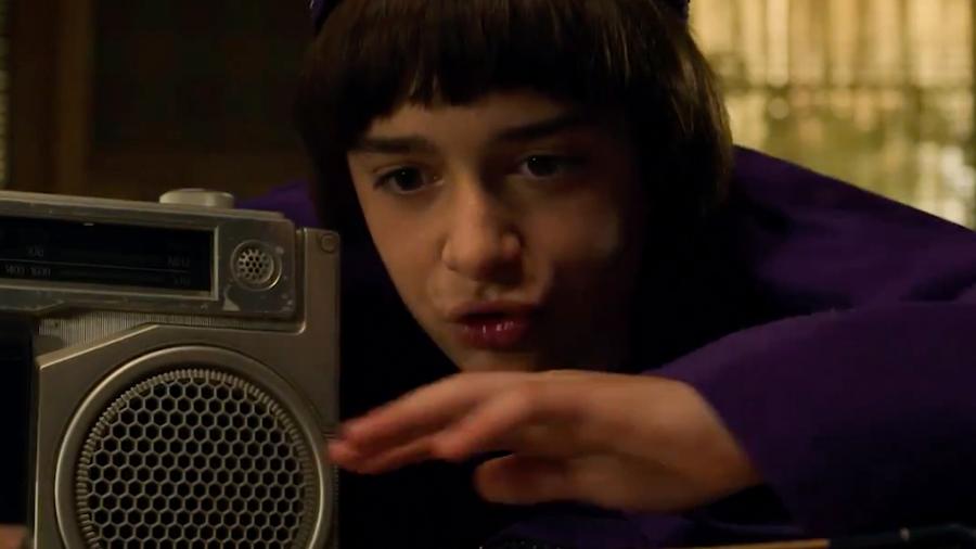 Ator de Stranger Things comenta sobre sexualidade de seu personagem