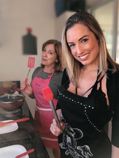 A ex-bbb Jéssica Mueller ao lado da mãe, Tania  - Reprodução/Instagram