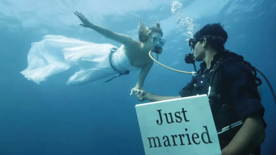 O resort oferece casamentos embaixo d"água em pacotes por cerca de R$ 49 mil - Reprodução/Anantara Kihavah Maldives Villas