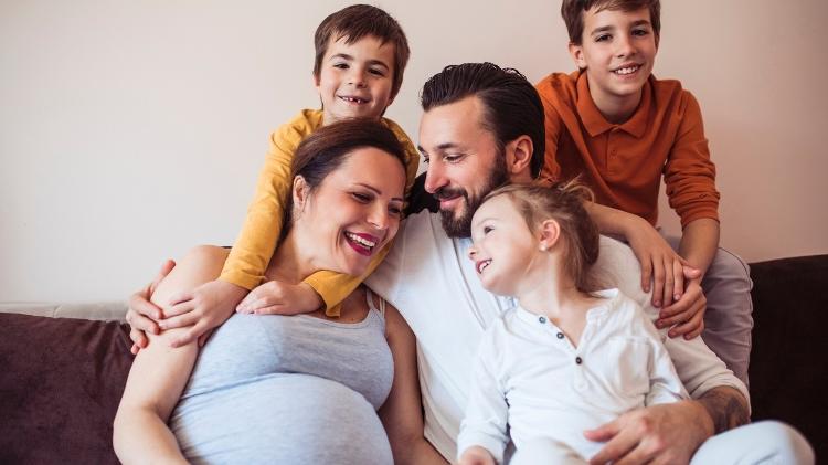 A nova família é composta pelos dois núcleos familiares (sua e do seu ex) quando ambos compartilham a guarda dos filhos