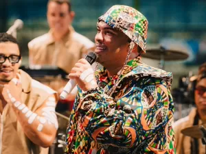 Com primeiro ensaio de Carnaval, Timbalada 'abre o verão' em Salvador