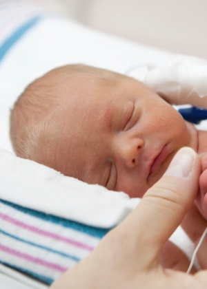 Pressão alta da mãe pode prejudicar bebê - Getty Images