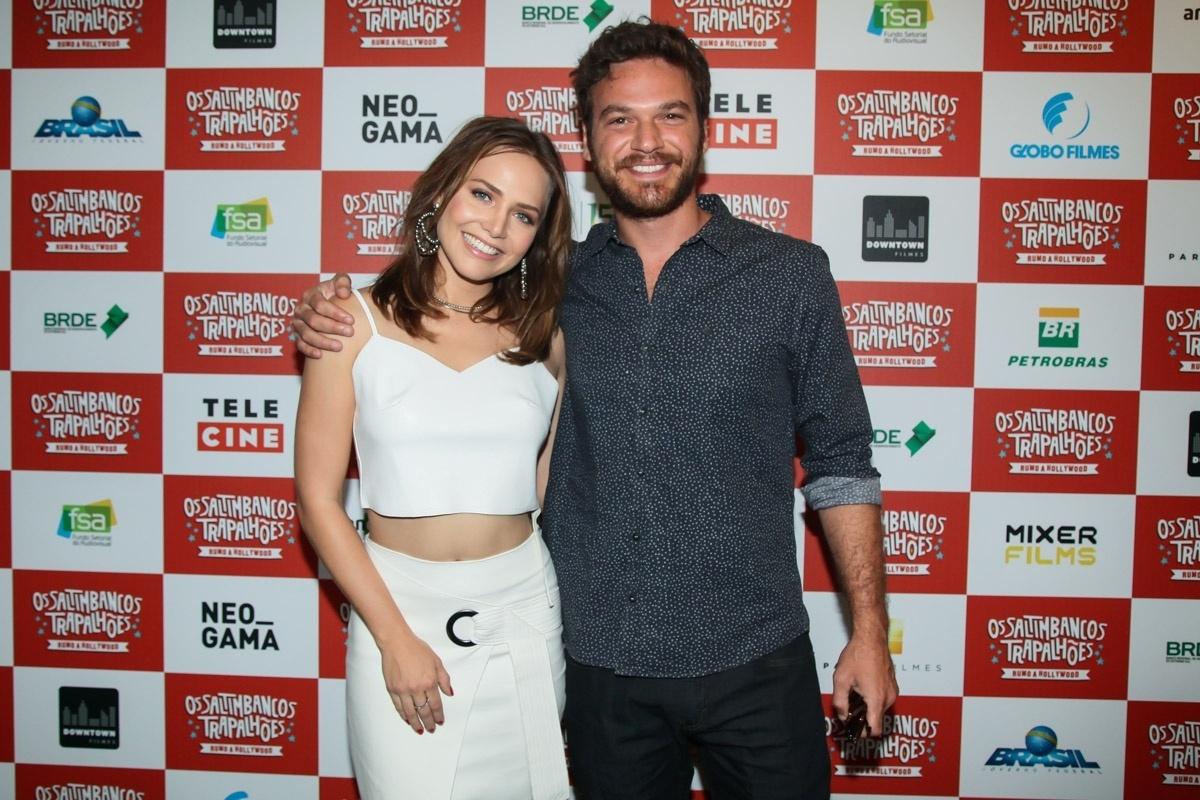 Os atores Letícia Colin e Emílio Dantas estão no elenco de "Os Saltimbancos Trapalhões - Rumo A Hollywood" e posaram juntos na pré-estreia - Manuela Scarpa e Marcos Ribas/Brazil News