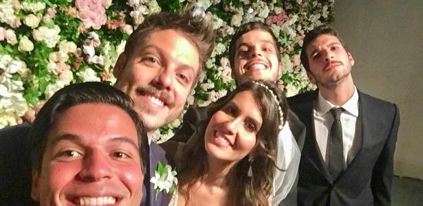 Nataly e Porchat fazem foto com convidados - Reprodução/Instagram - Reprodução/Instagram