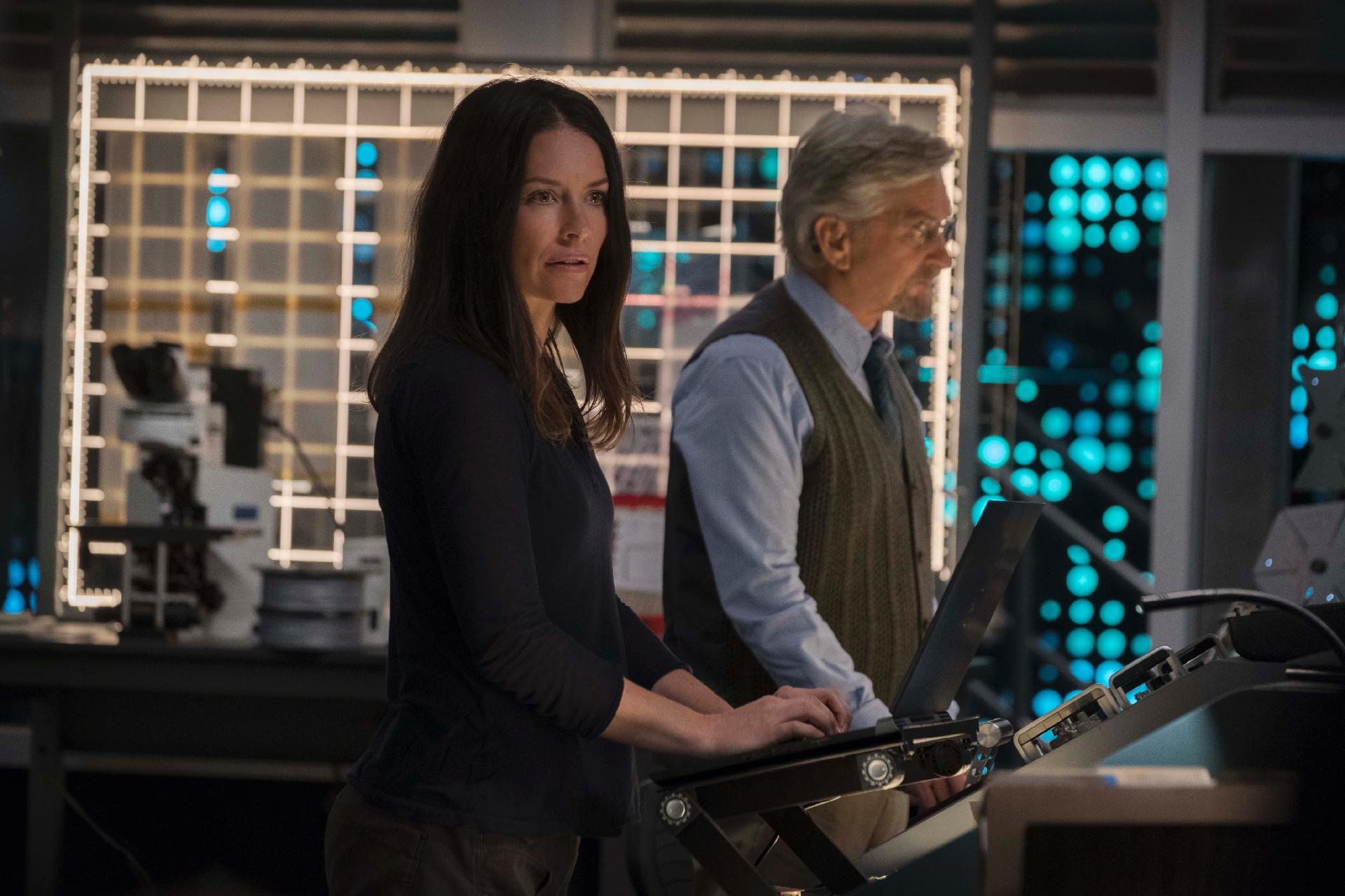 Evangeline Lilly e Michael Douglas em cena de "Homem-Formiga e a Vespa" - Marvel Studios