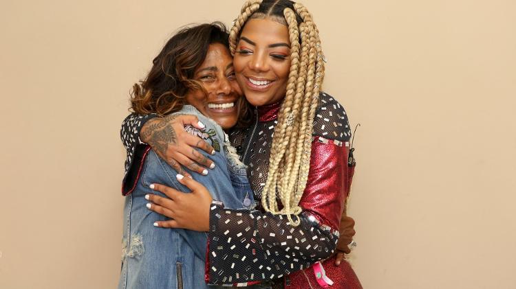 Gloria Maria e Ludmilla posam nos bastidores do Baile da Favoritinha no Rio - Reginaldo Teixeira/CS Eventos Divulgacao - Reginaldo Teixeira/CS Eventos Divulgacao