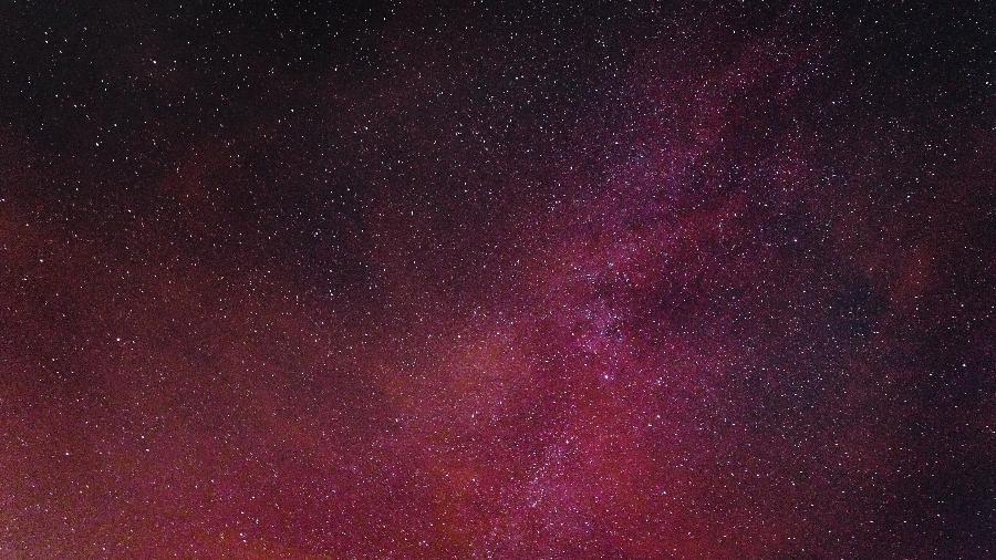 Céu de novembro: abalos de poder e comunicação - Octavian Rosca