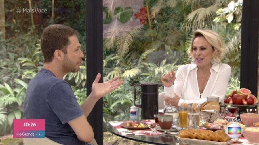 Tiago Leifert conversa com Ana Maria Braga no "Mais Você", em 2018; apresentadora elogiou desempenho do apresentador no lugar de Faustão - Reprodução
