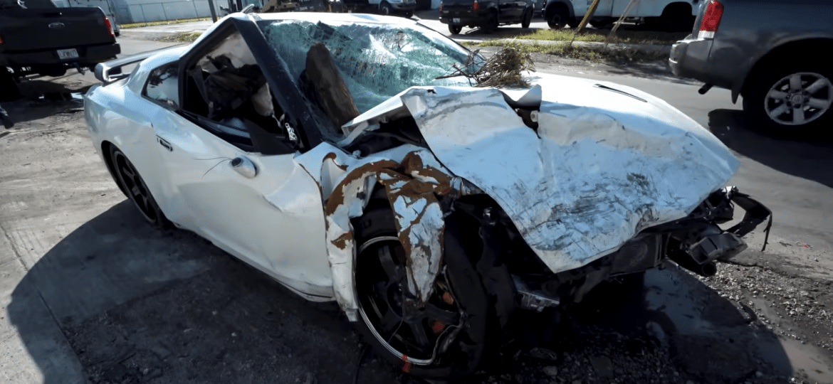 "Youtuber" Greg Ferreira destruiu seu Nissan GT-R ao furar sinal vermelho em alta velocidade em Miami; brasileiro tem mais de 1,6 milhão de seguidores - Reprodução