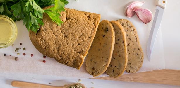 Bife de seitan fatiado