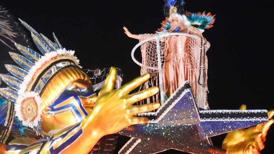 Fafá de Belém é homenageada pela Império de Casa Verde no Carnaval de São Paulo