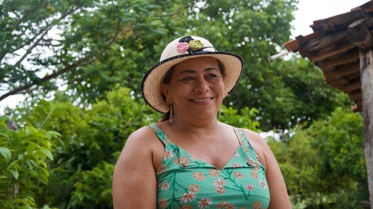 Zenita Lopes Rodrigues promove encontros de mulheres extrativistas em sua casa, onde é possível degustar doce de buriti, assim como licores das frutas variadas que crescem em seu quintal