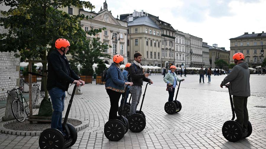 Turistas em Cracóvia, na Polônia