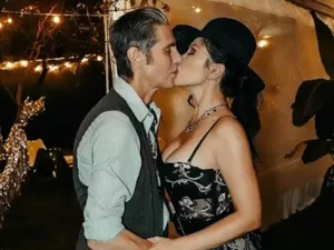 Esposa de vocalista do Jane's Addiction defende marido após ataque no palco