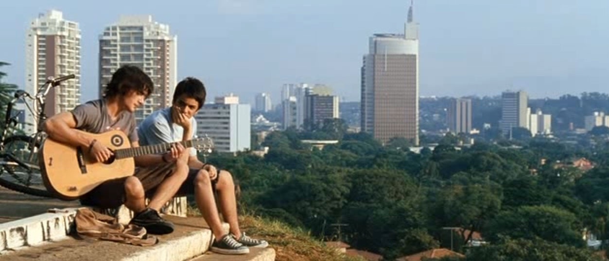 Praça Pôr-do-Sol, em Pinheiros, é retratada em cena do filme "As Melhores Coisas do Mundo" (2010), de Laís Bodanzky - Reprodução