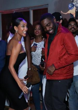 Taís Araújo e Lázaro Ramos se divertem em festa de "Mister Brau" - Roberto Filho/Brazil News - Roberto Filho/Brazil News