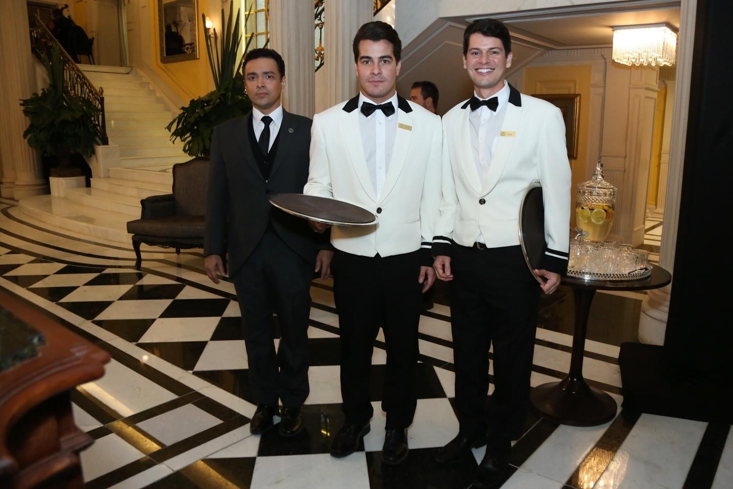 Rodrigo Fagunes, Thiago Martins e Bruno Nunes recebem convidados no fictício hotel Carioca Palace, cenário da novela "Pega Pega" - Roberto Filho/Brazil News