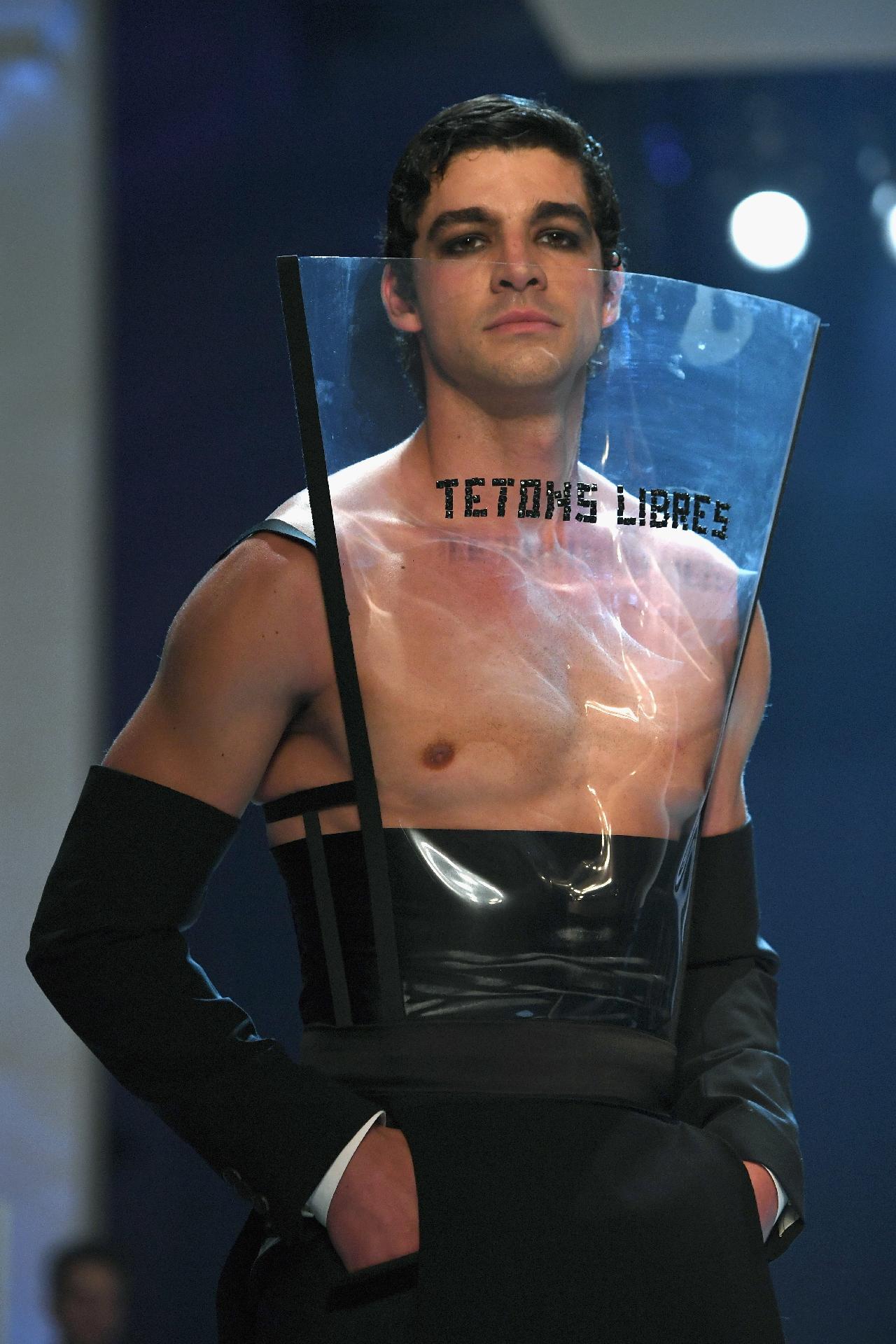 O desfile de outono inverno 2018/2019 de Jean-Paul Gaultier na Semana de Alta-Costura de Paris em 4 de julho - Getty Images