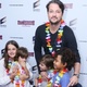 Marcelo Serrado com os filhos Catarina, Guilherme e Felipe, e Roque, filho de Regina Casé - Anderson Borde/AgNews