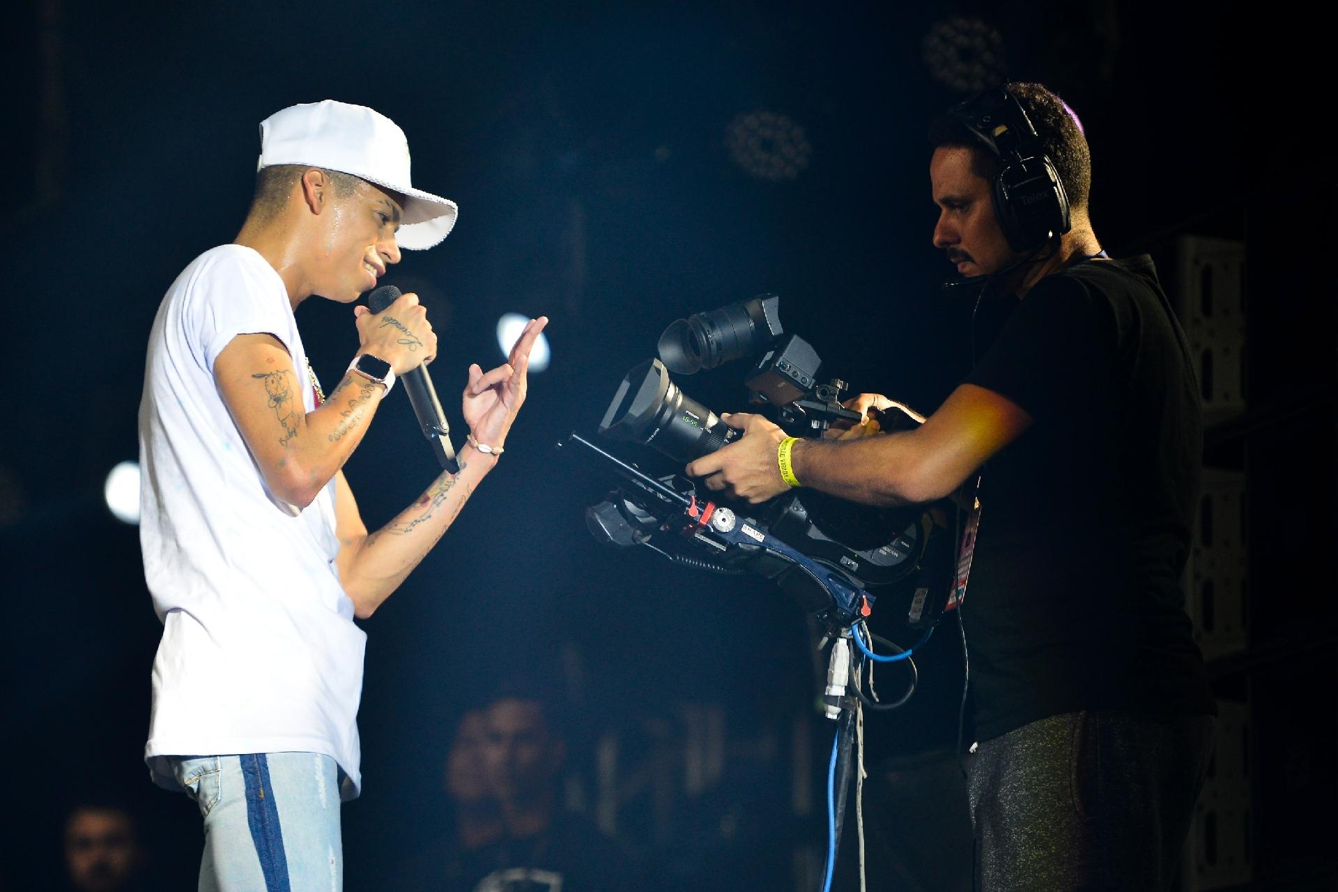 Devinho Novaes, o "boyzinho do arrocha", se apresenta no Festival Virada Salvador 2019 - João Alvarez/UOL