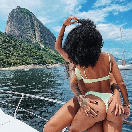 Brunna Gonçalves e Ludmilla em clique "quente" - Reprodução / Instagram