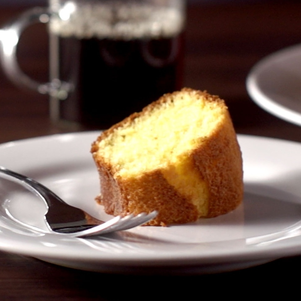 BOLO DE LARANJA SEM OVO - Receita de bolo simples para o café 