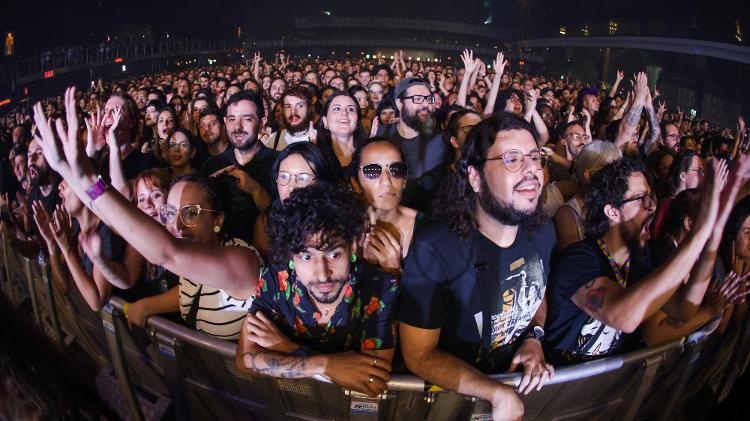 Público que encheu o Espaço Unimed em São Paulo para ver ao vivo a banda Placebo