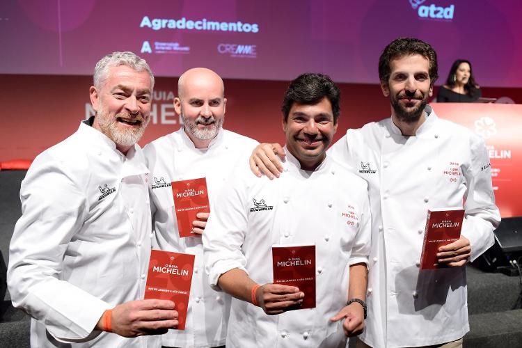Chefs premiados pelo Guia Michelin 2018: da esquerda para a direita, os chefs Alex Atala, Geovane Carneiro, Felipe Bronze e Ivan Ralston Chefs premiados pelo Guia Michelin 2018: da esquerda para a direita, os chefs Alex Atala, Geovane Carneiro, Felipe Bronze e Ivan Ralston
