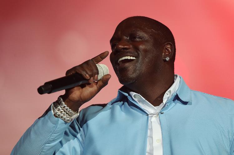 Akon durante show no palco Mundo na última noite de Rock in Rio 2024