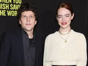 Ator revela que foi xingado por Emma Stone e afirma: 'Me senti minúsculo'