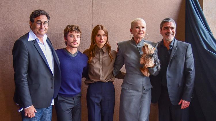 Luciano Szafir, João Lucas, Sasha Meneghel, Xuxa e Junno reunidos no desfile da Mondepars Luciano Szafir, João Lucas, Sasha Meneghel, Xuxa e Junno reunidos no desfile da Mondepars