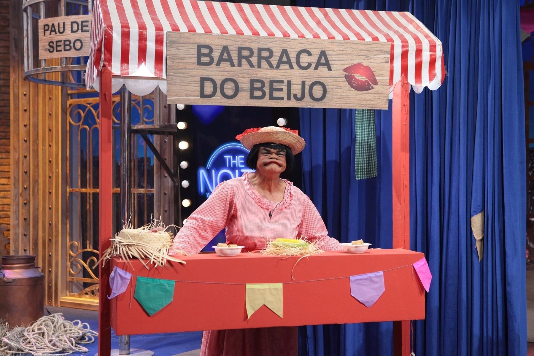 Danilo Gentili entra no clima de festa junina e transforma seu talk show, no SBT, em arraiá no programa que vai ao ar nesta quinta-feira (23) - Leonardo Nones/SBT