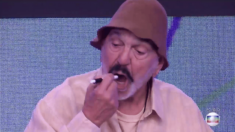 2.jul.20016 - Alguns atores da Globo relembraram personagens de sucesso durante o chamado "mesão da esperança" na campanha "Criança Esperança", na tarde deste sábado (2) - Reprodução/TV Globo