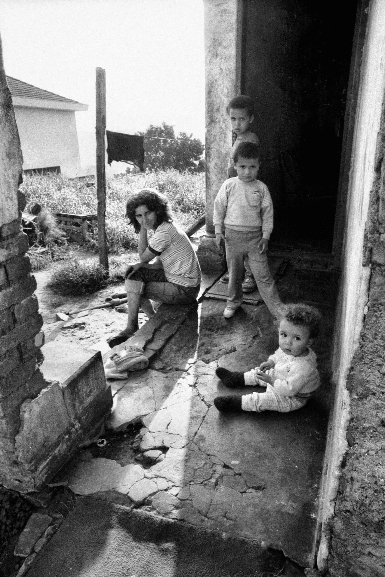 Imagem de criança que foi mordida por rato na periferia de Guarulhos, uma das reportagens de Zingg no "NP" - Divulgação / David Zingg