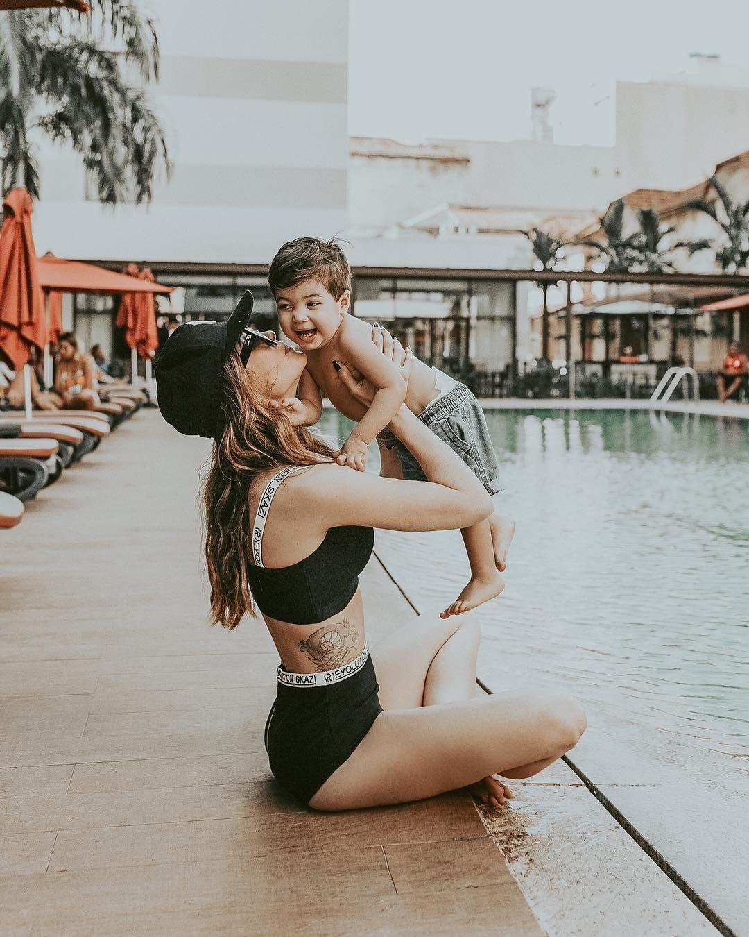 Aline Gotschalg e o filho Lucca, de um ano e meio, fruto da sua união com o ex-BBB Fernando Medeiros - Reprodução/Instagram