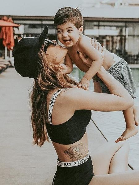 Aline Gotschalg e o filho Lucca, de um ano e meio, fruto da sua união com o ex-BBB Fernando Medeiros - Reprodução/Instagram - Reprodução/Instagram