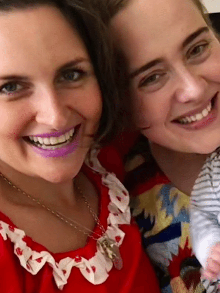 Adele e a melhor amiga, Laura, que teve depressão pós-parto - Reprodução/Instagram