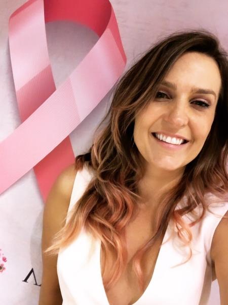 A catarinense Flavia Flores, 41, foi diagnosticada com câncer de mama agressivo mas deu a volta por cima - Divulgação