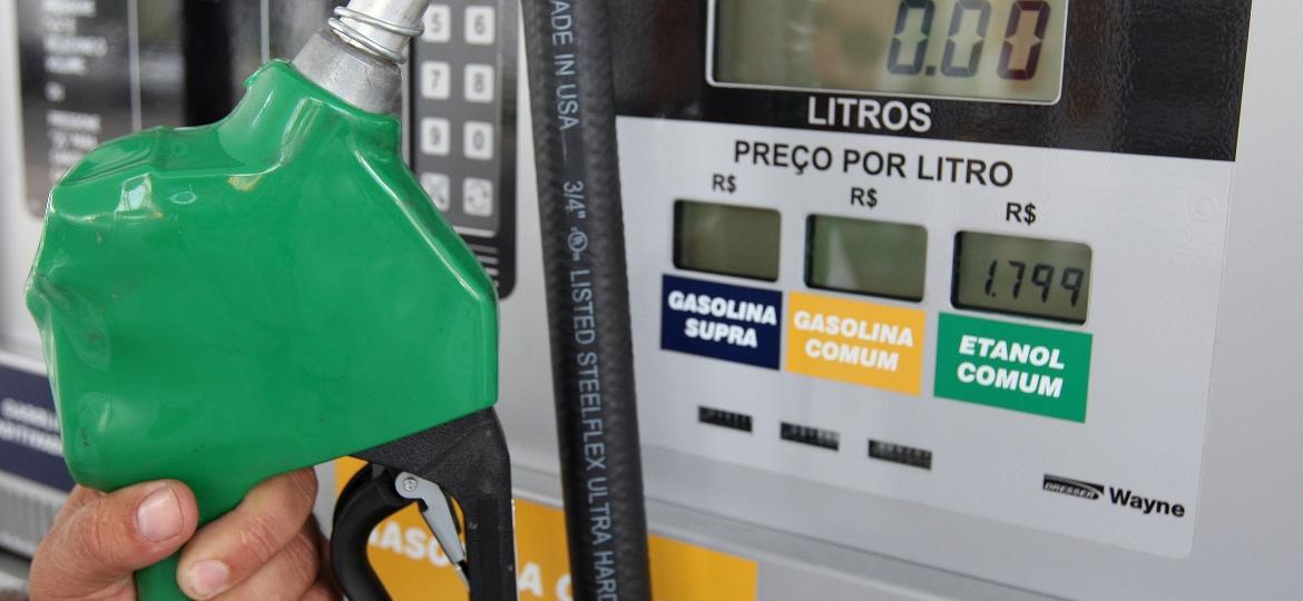 Estudo aponta o custo do km rodado com etanol e gasolina com base em média de consumo previamente definida no índice IPTL - DIORIO/ESTADÃO CONTEÚDO/AE