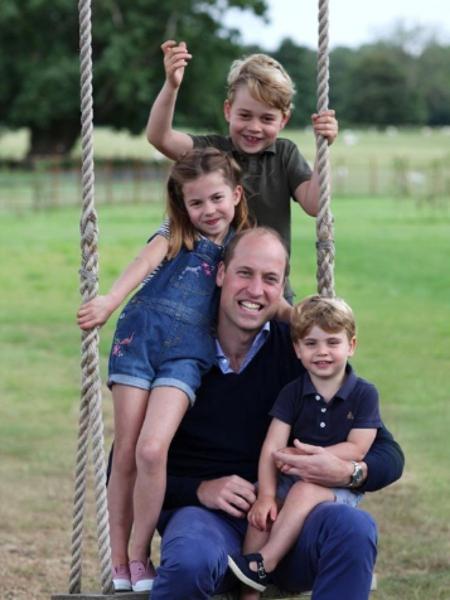 O príncipe William e os filhos George, Charlotte e Louis - Reproduçao/Instagram