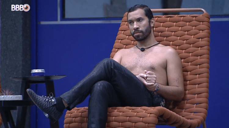 BBB 21: Gilberto desabafa no jardim após brigar com Juliette - Reprodução/Globoplay - Reprodução/Globoplay