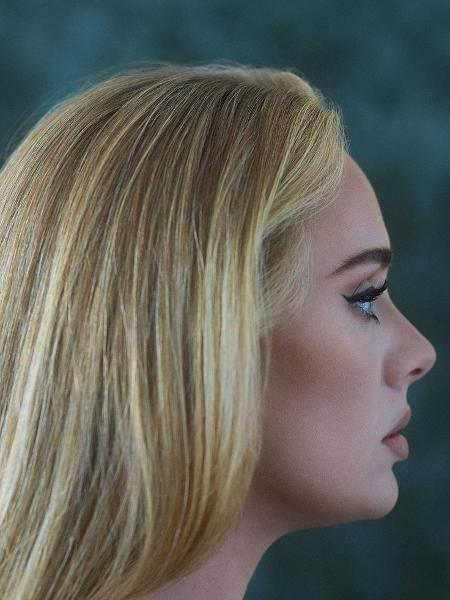 Adele lançou novo clipe, "Easy on me" - Instagram/Reprodução